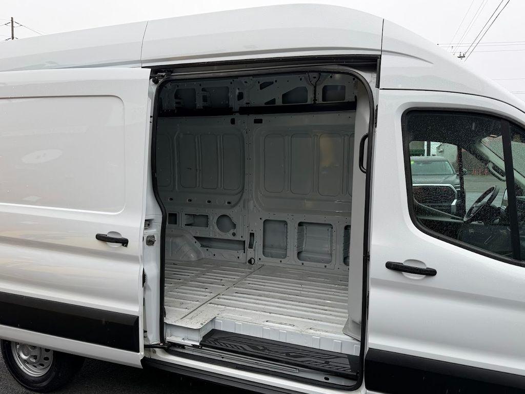 Ford Transit 250 Van High Roof w/Sliding Pass. 148-in. WB 2025