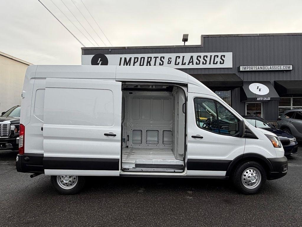 Ford Transit 250 Van High Roof w/Sliding Pass. 148-in. WB 2025