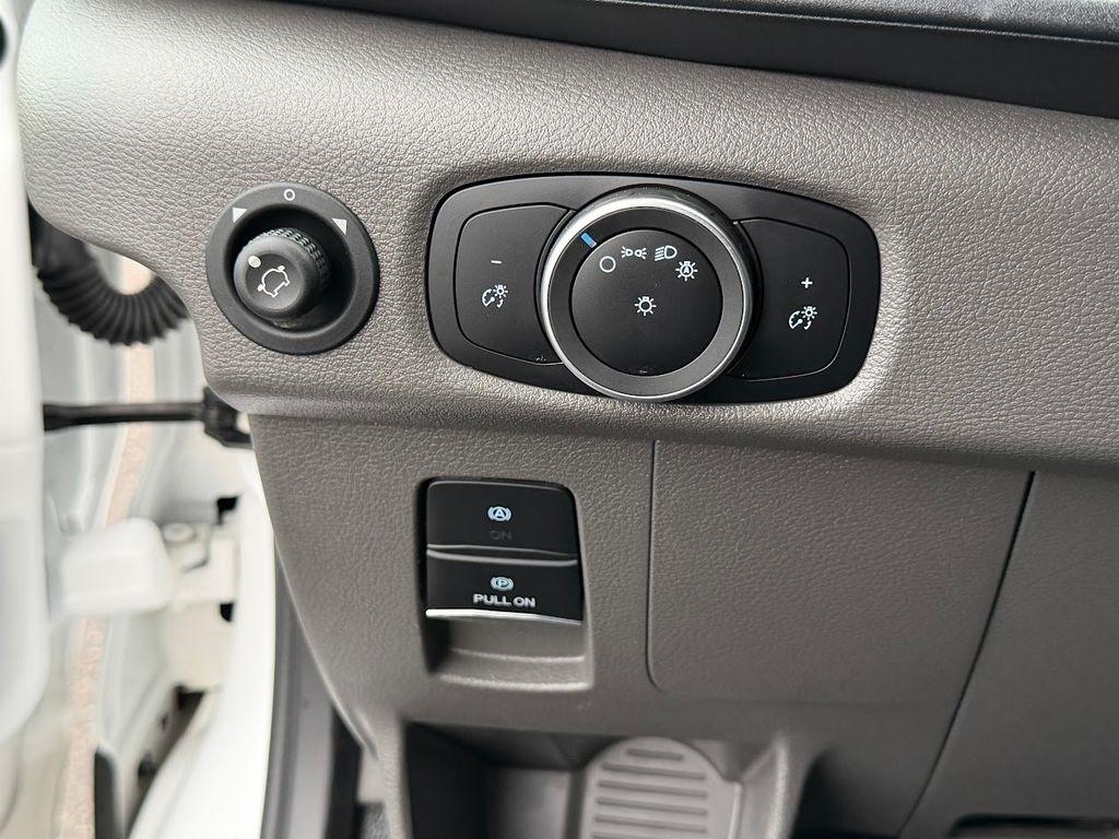 Ford Transit 250 Van High Roof w/Sliding Pass. 148-in. WB 2025