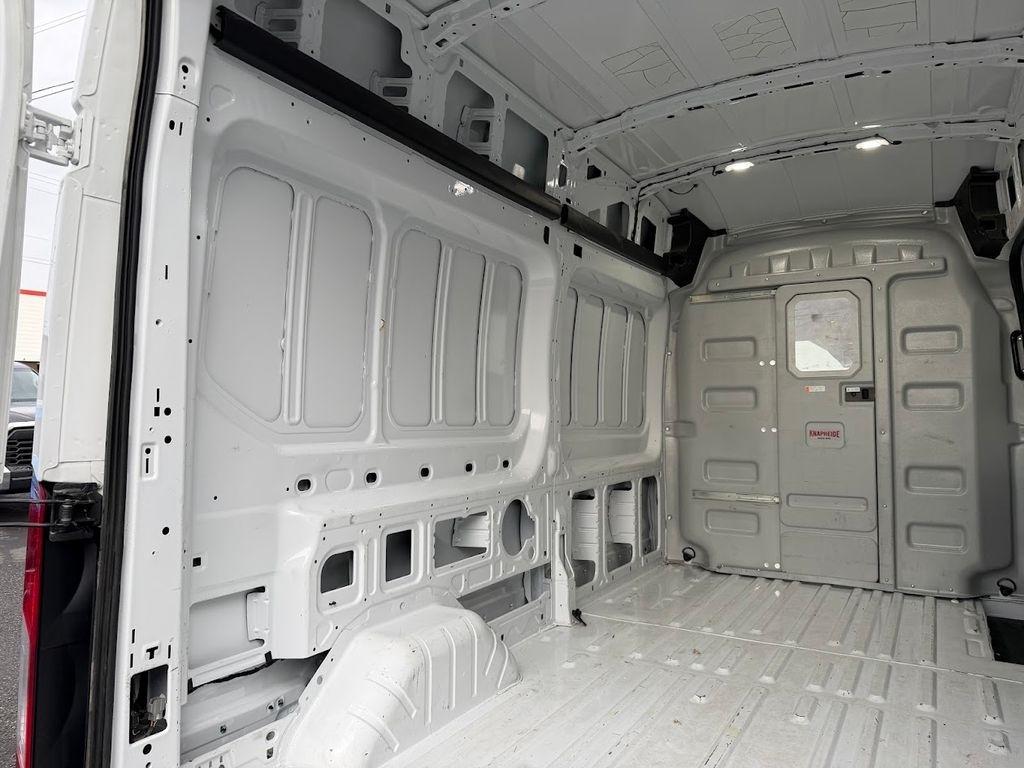 Ford Transit 250 Van High Roof w/Sliding Pass. 148-in. WB 2025