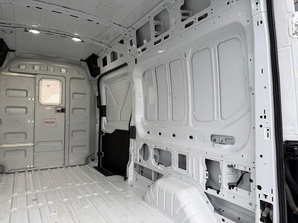 Ford Transit 250 Van High Roof w/Sliding Pass. 148-in. WB 2025