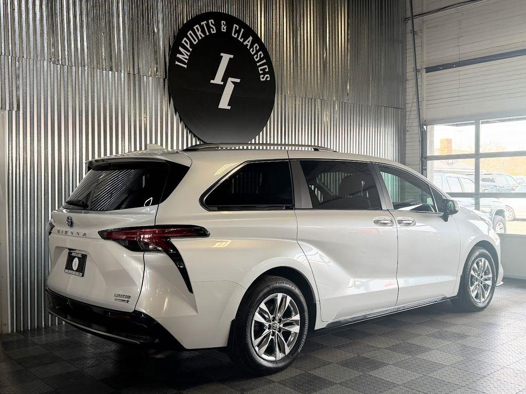 Toyota Sienna Limited 7-Passenger AWD 2024