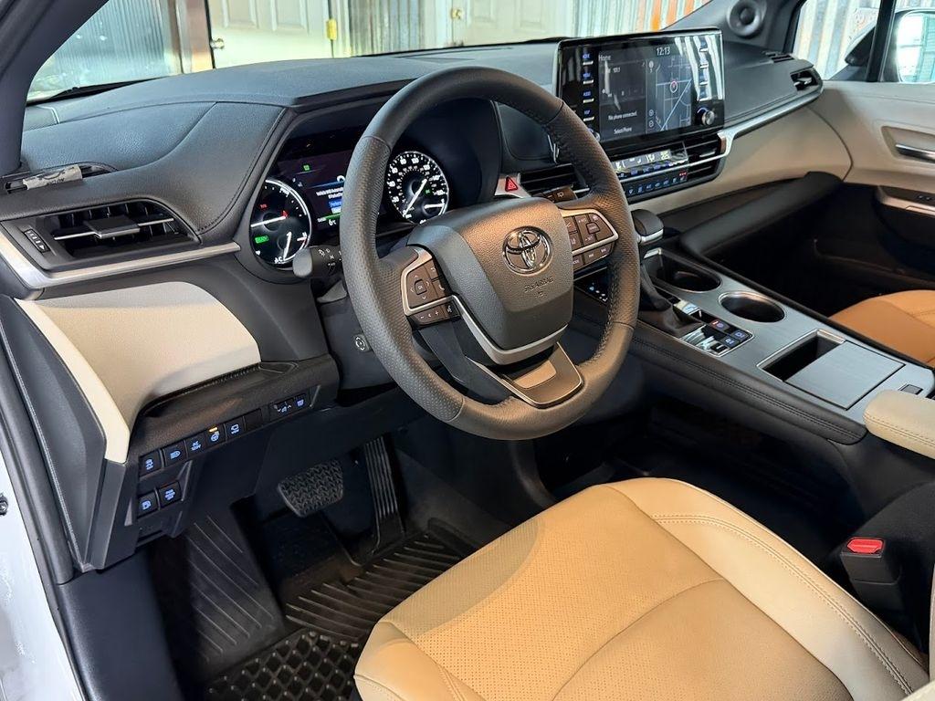 Toyota Sienna Limited 7-Passenger AWD 2024
