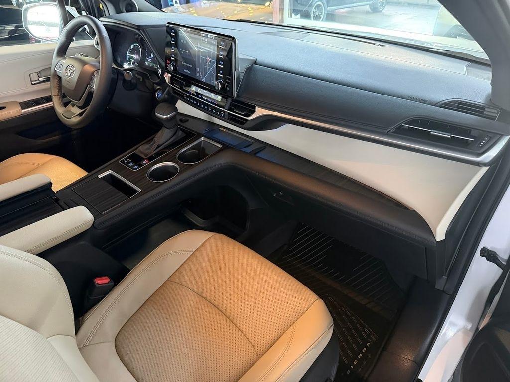 Toyota Sienna Limited 7-Passenger AWD 2024