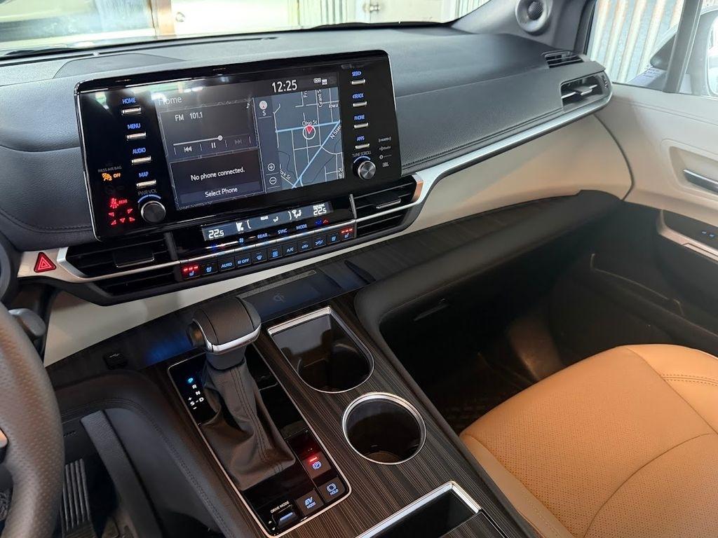 Toyota Sienna Limited 7-Passenger AWD 2024