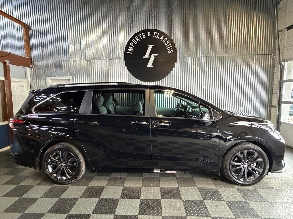 Toyota Sienna XSE 7-Passenger 2022