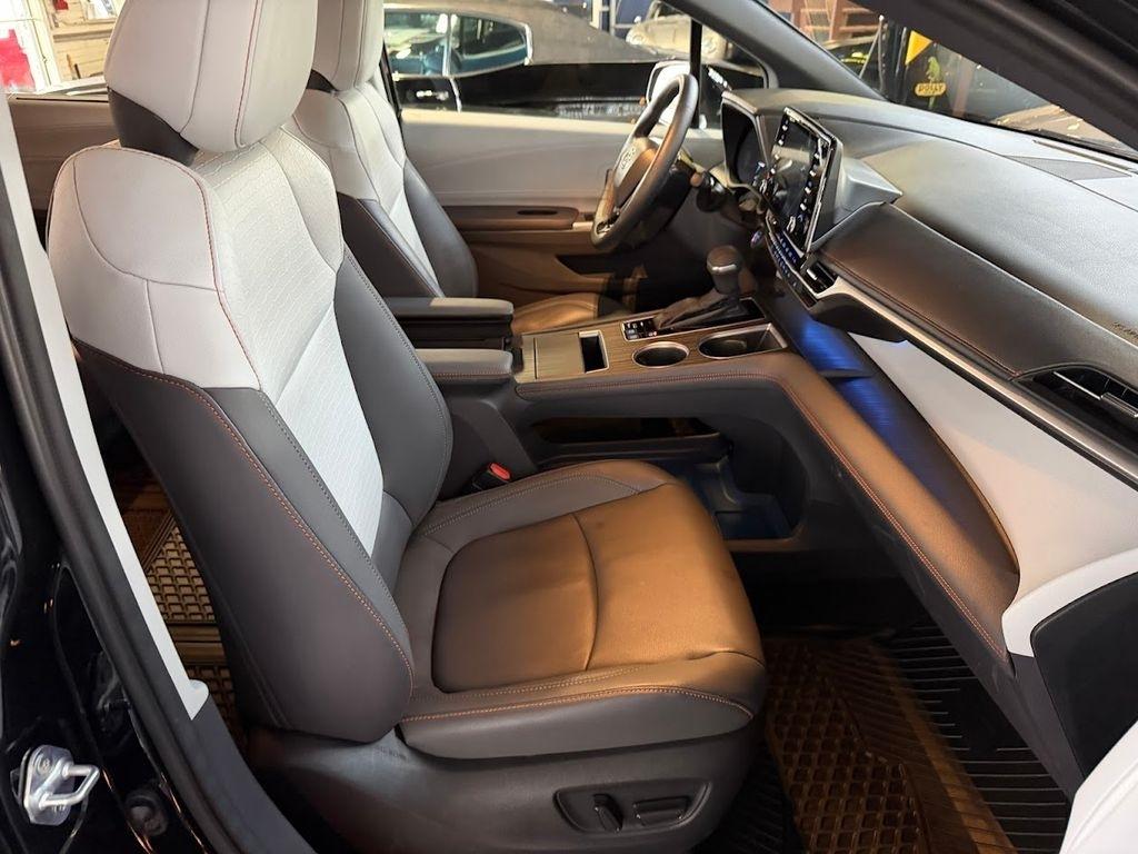 Toyota Sienna XSE 7-Passenger 2022