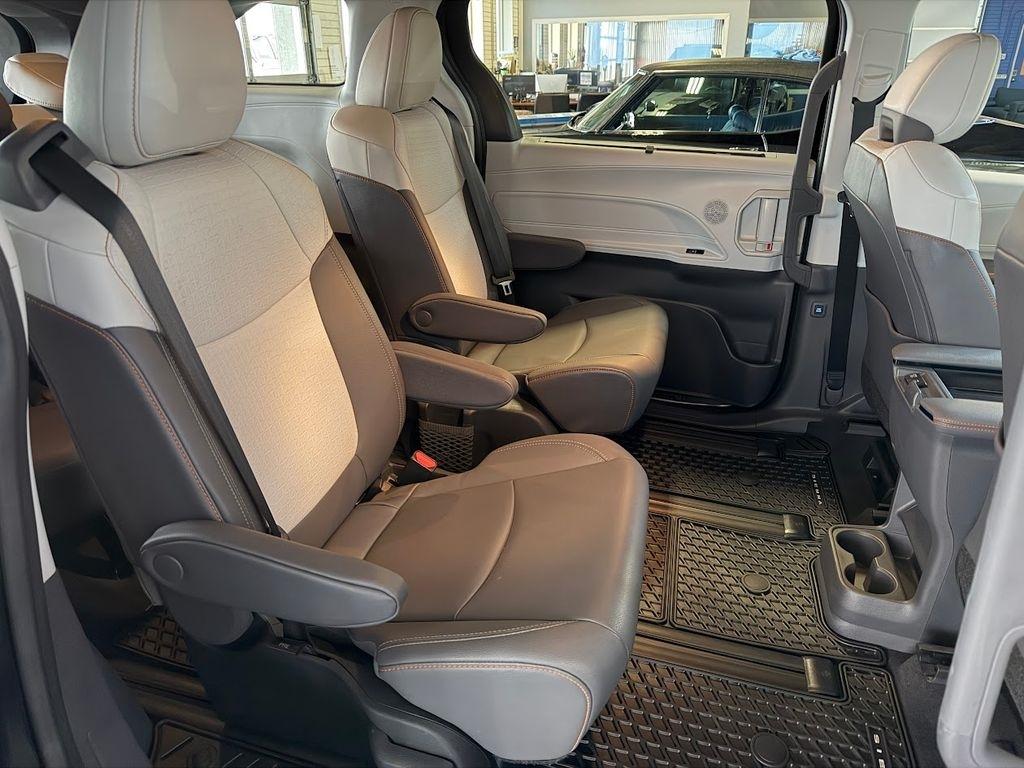Toyota Sienna XSE 7-Passenger 2022