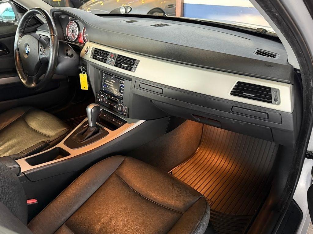 BMW 3-Series 325xi Sedan 2006