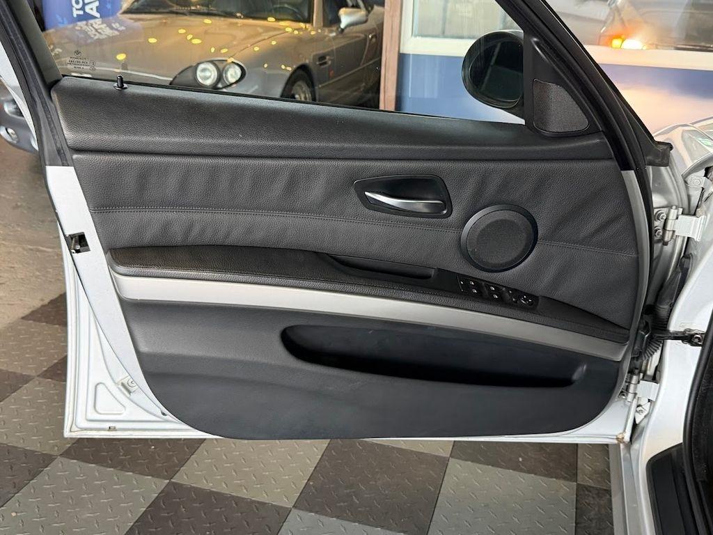 BMW 3-Series 325xi Sedan 2006