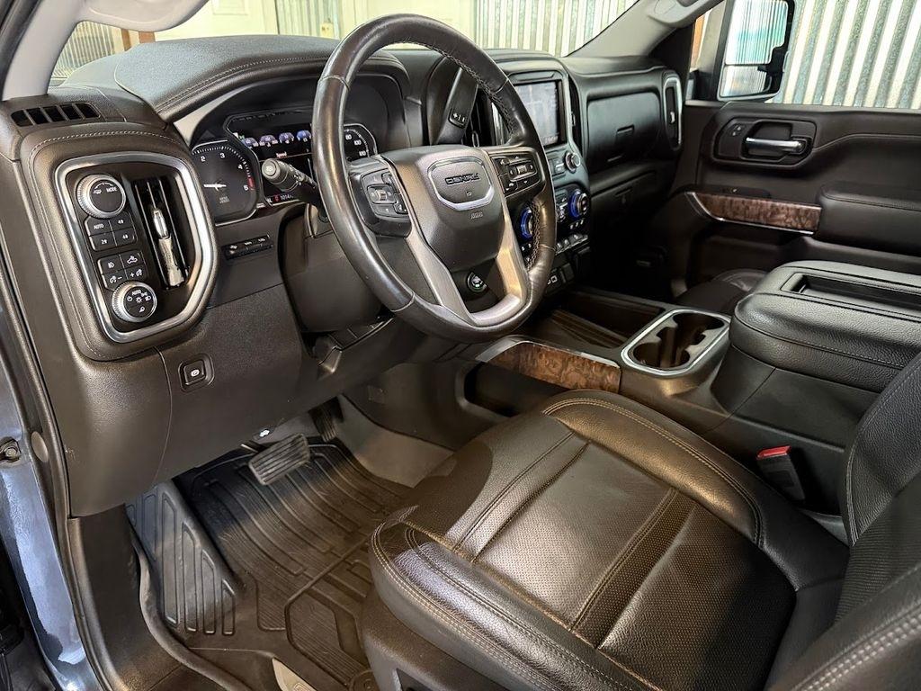 GMC Sierra 2500HD Denali Crew Cab 4WD 2020