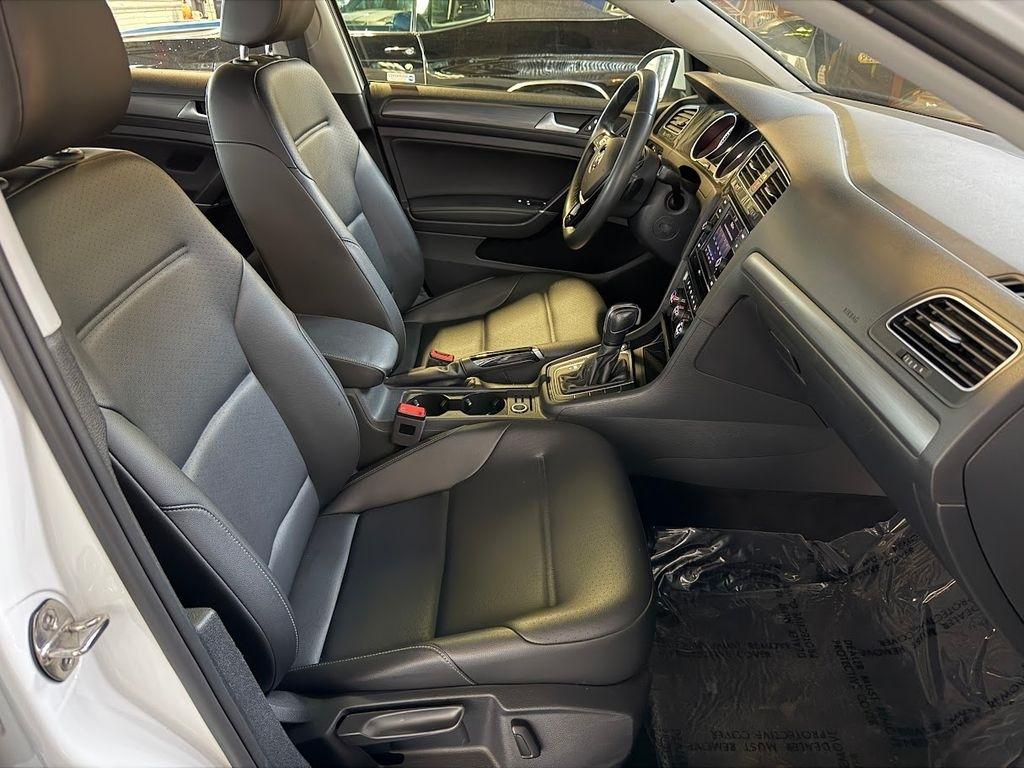 Volkswagen Golf TSI 8A 2021