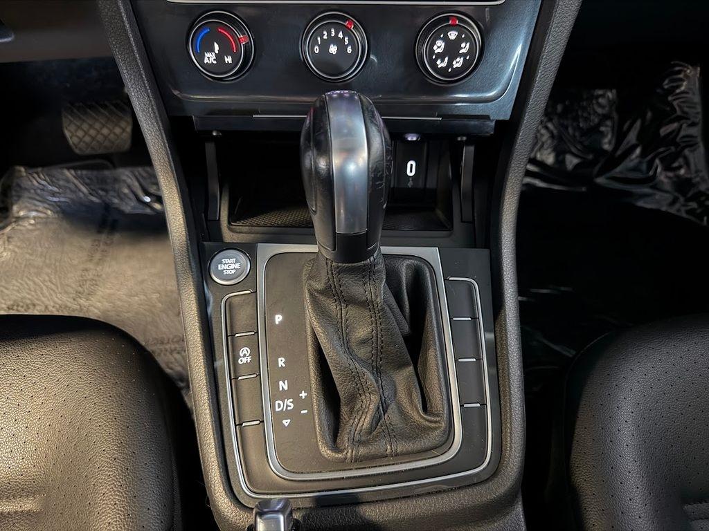 Volkswagen Golf TSI 8A 2021