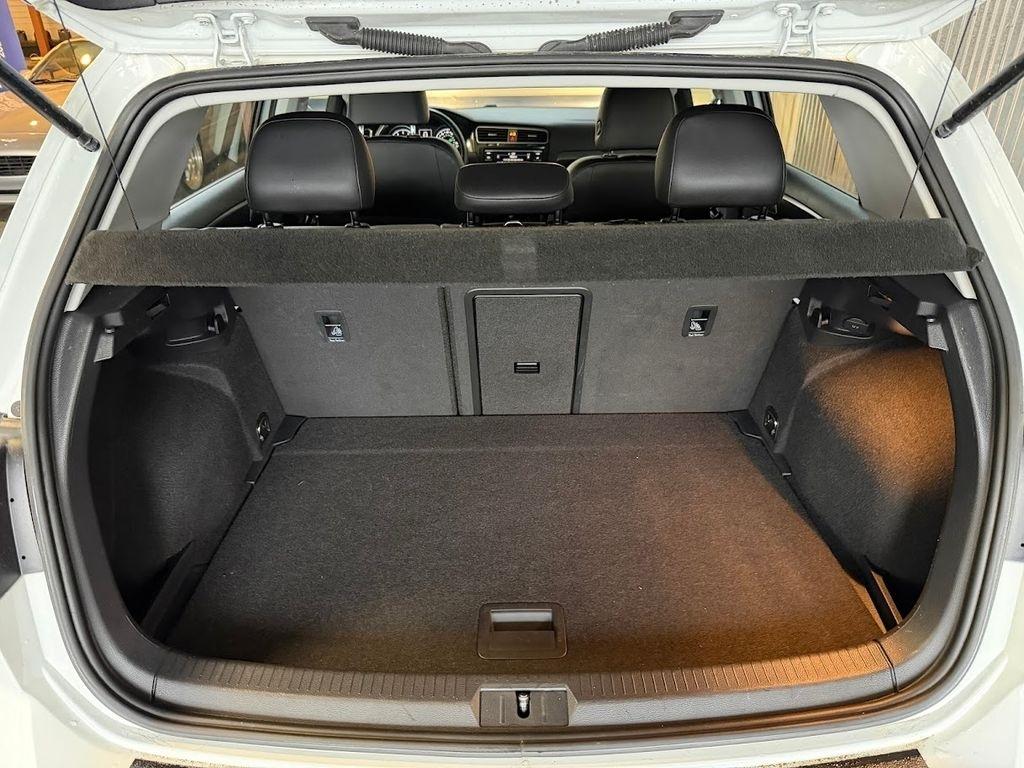 Volkswagen Golf TSI 8A 2021