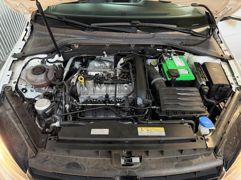 Volkswagen Golf TSI 8A 2021