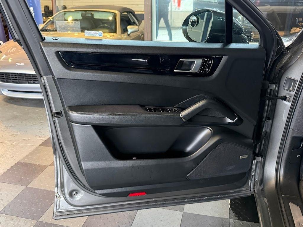 Porsche Cayenne Coupe 2021