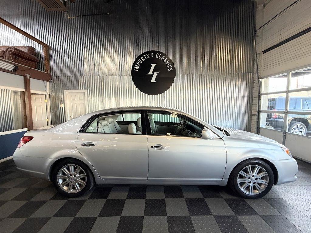 Toyota Avalon Limited 2010