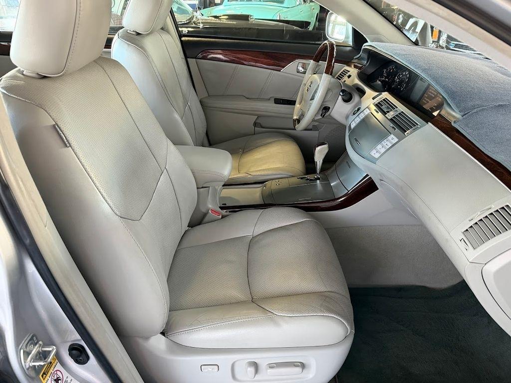 Toyota Avalon Limited 2010