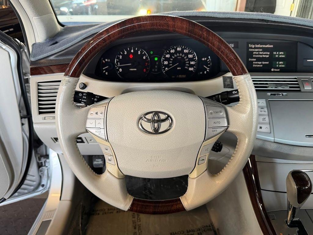 Toyota Avalon Limited 2010