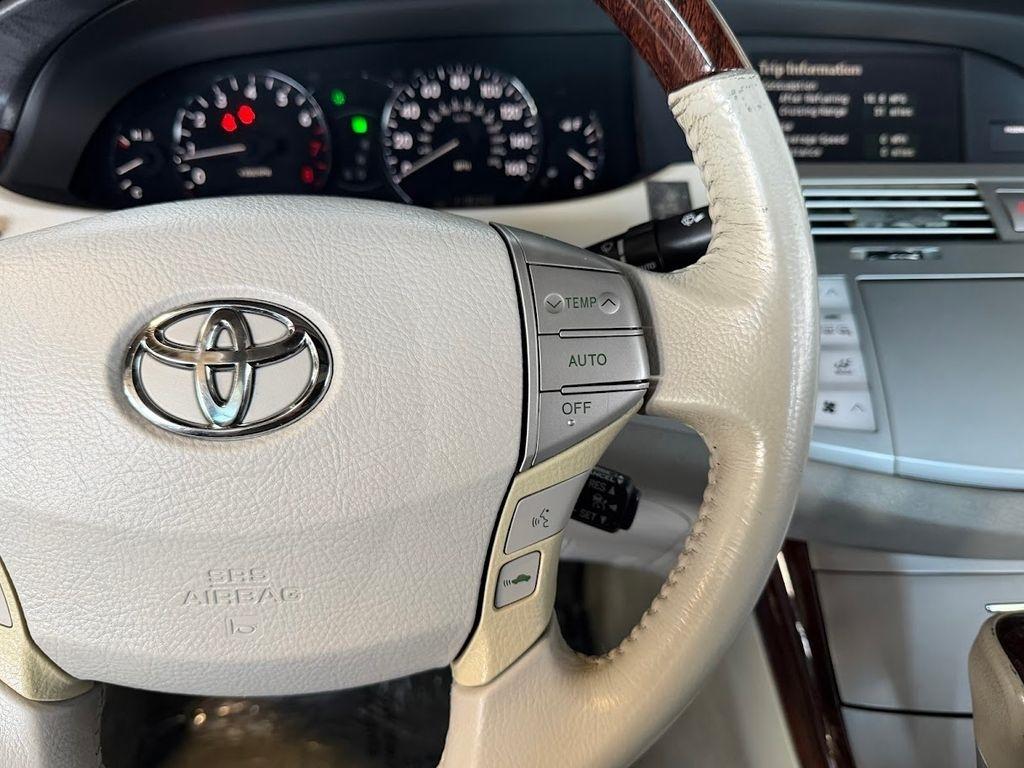 Toyota Avalon Limited 2010