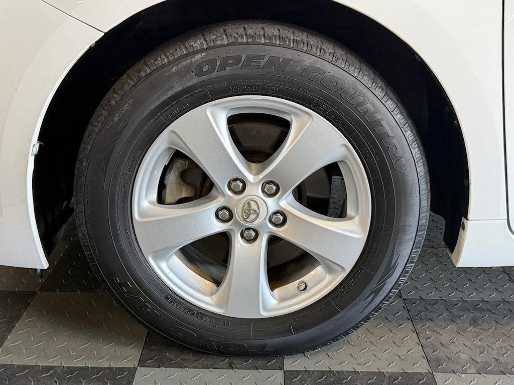 Toyota Sienna FWD 7-Passenger V6 2012