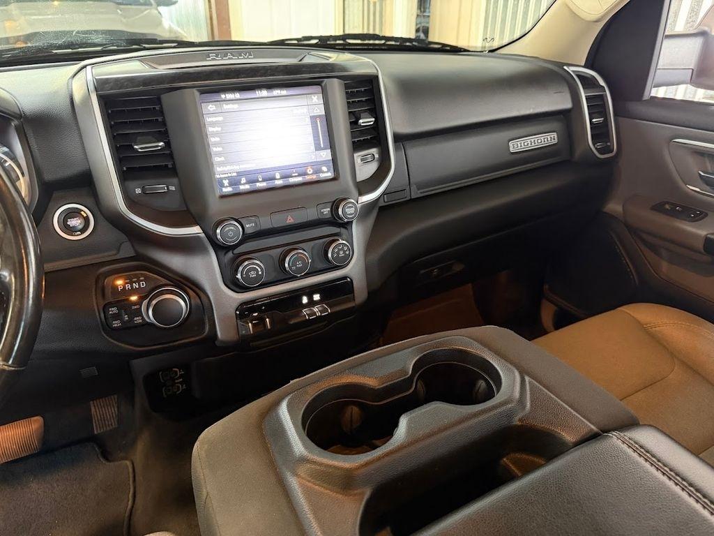 RAM 1500 Big Horn Crew Cab SWB 4WD 2020
