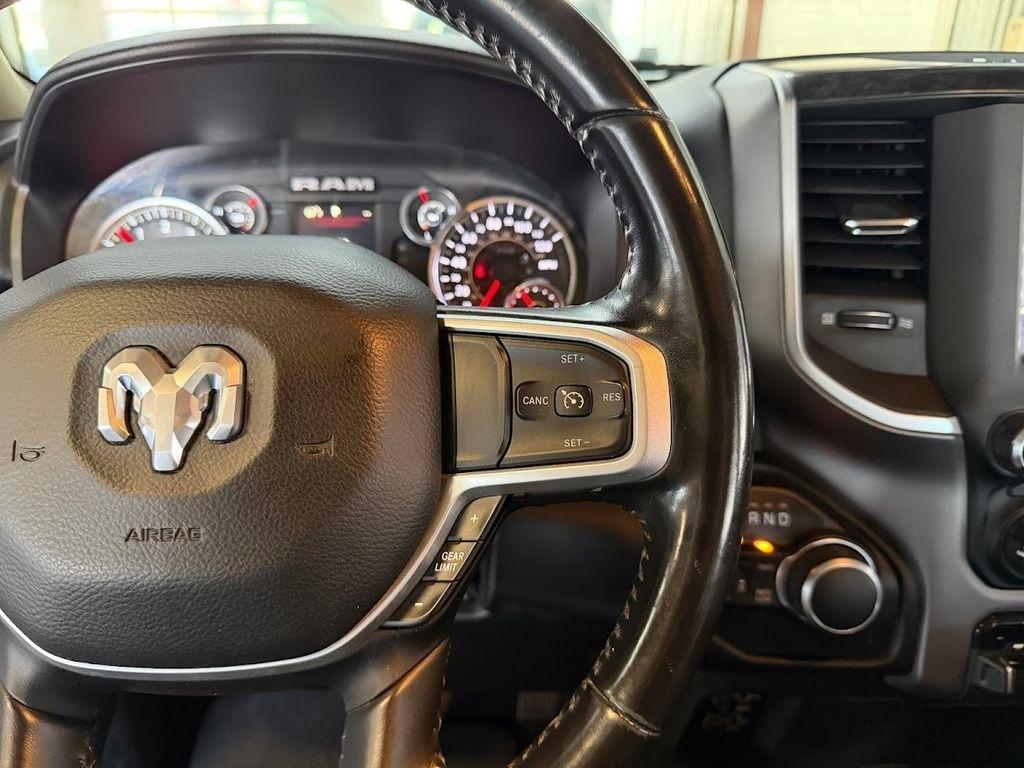 RAM 1500 Big Horn Crew Cab SWB 4WD 2020