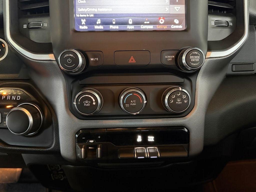 RAM 1500 Big Horn Crew Cab SWB 4WD 2020