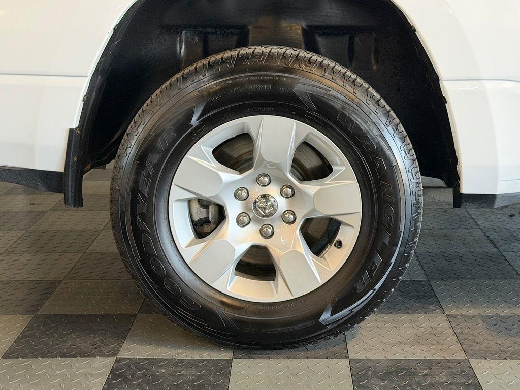 RAM 1500 Big Horn Crew Cab SWB 4WD 2020