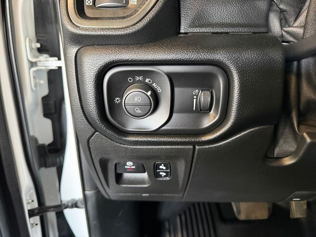 RAM 1500 Sport Crew Cab 4WD 2020