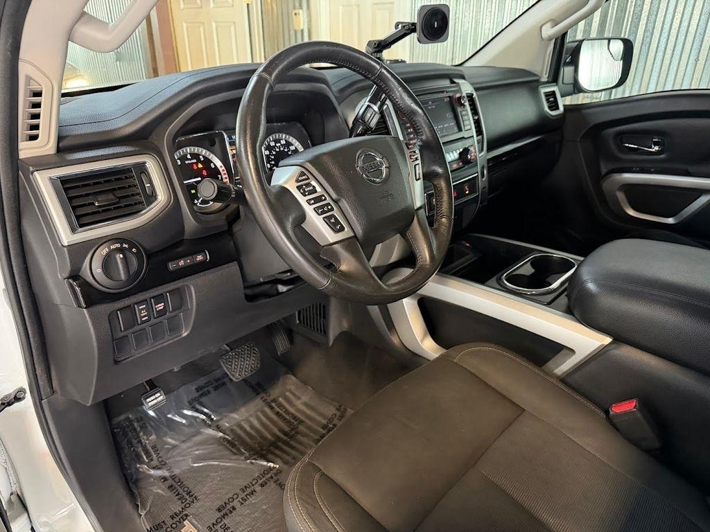 Nissan Titan SV Crew Cab 2WD 2019