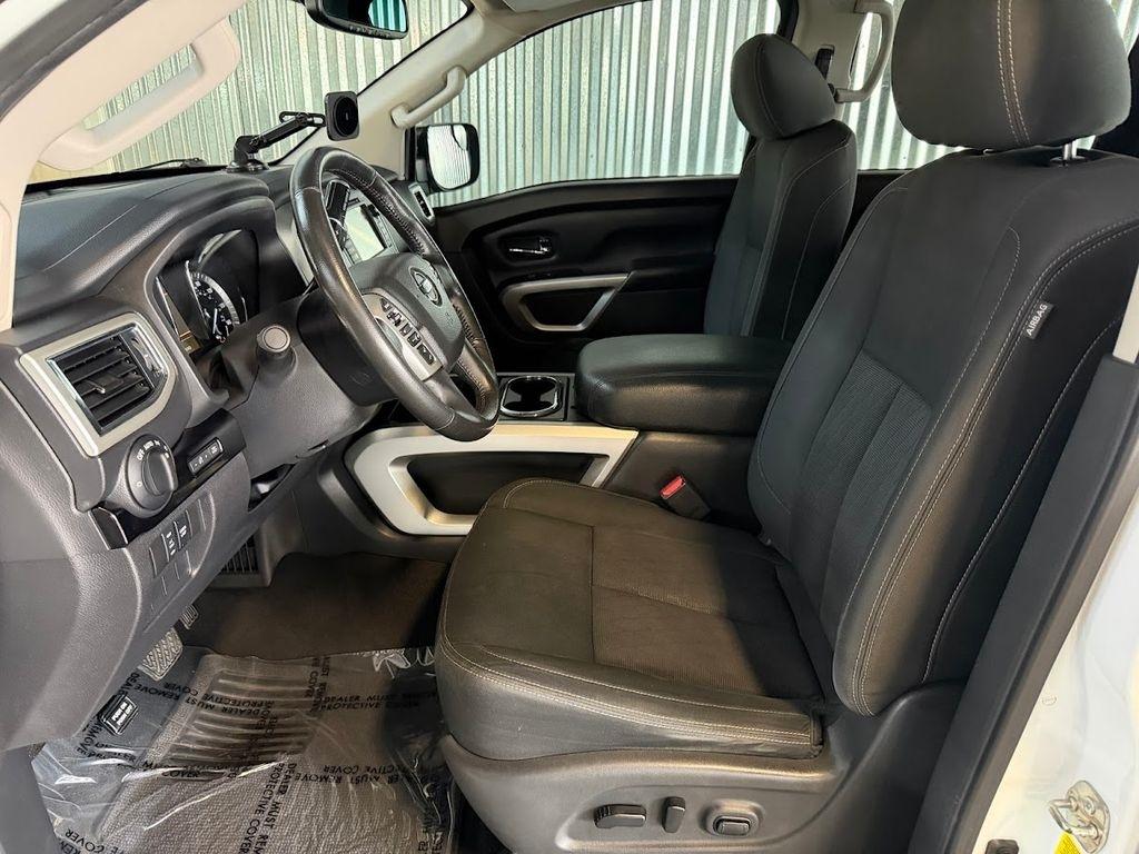 Nissan Titan SV Crew Cab 2WD 2019