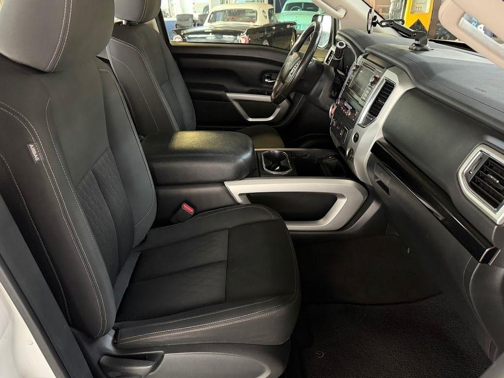 Nissan Titan SV Crew Cab 2WD 2019