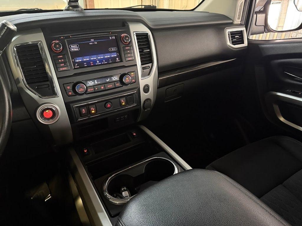 Nissan Titan SV Crew Cab 2WD 2019