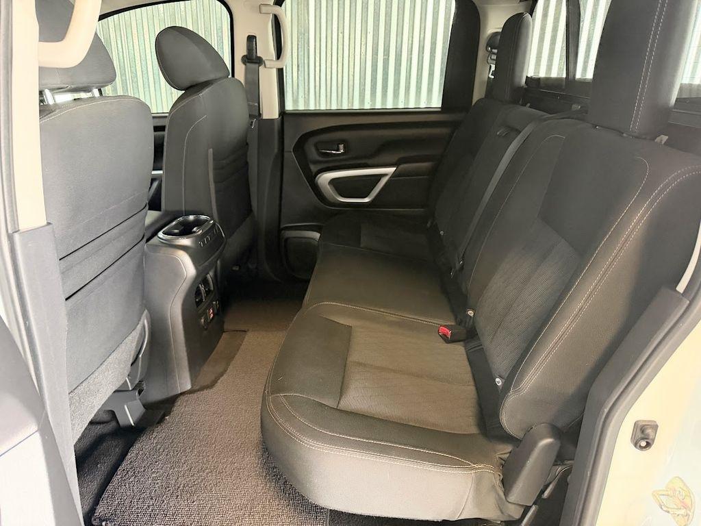 Nissan Titan SV Crew Cab 2WD 2019