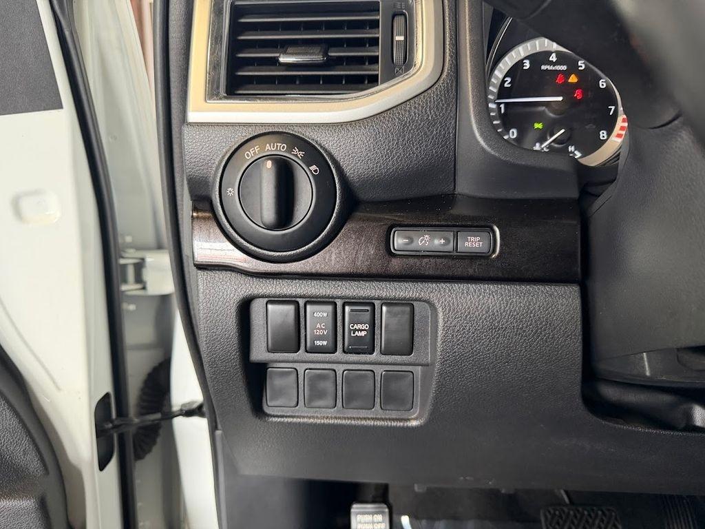 Nissan Titan SV Crew Cab 2WD 2019