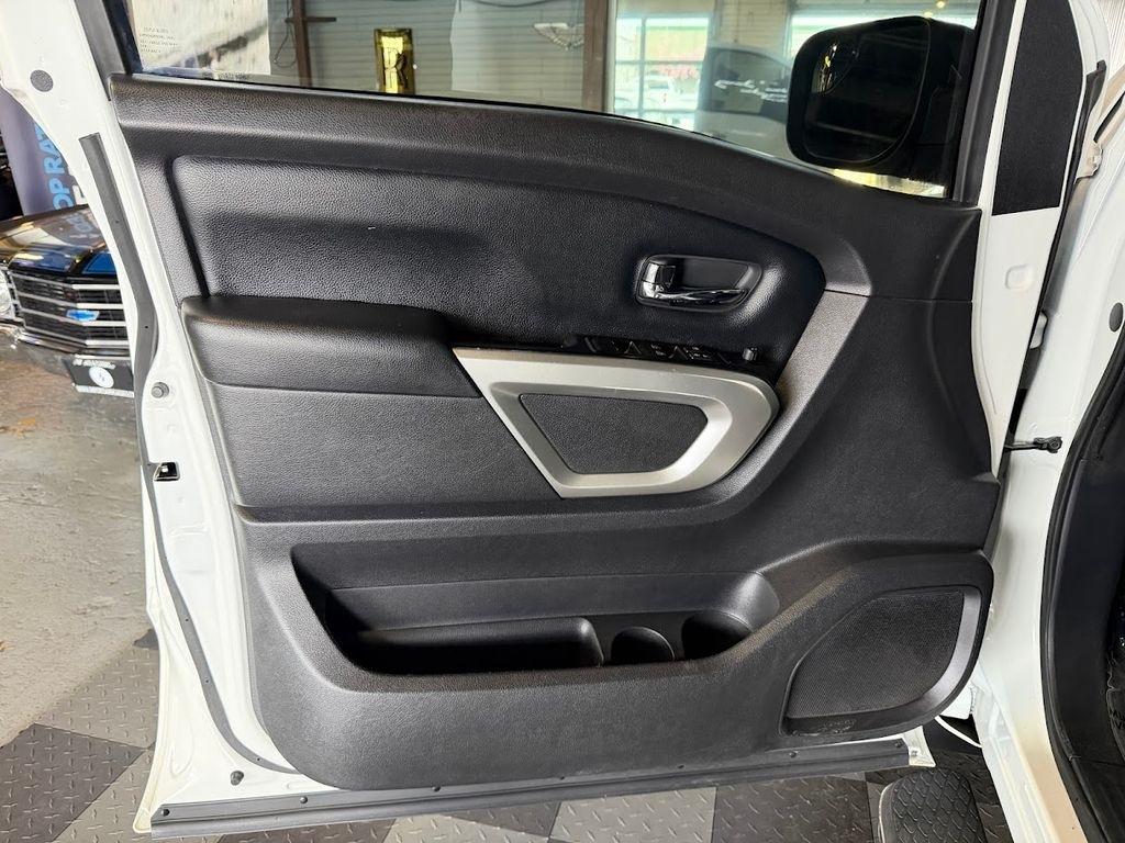 Nissan Titan SV Crew Cab 2WD 2019