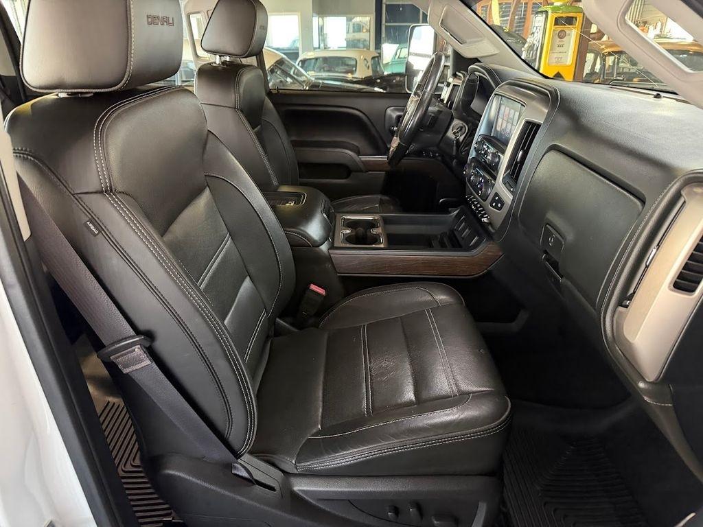 GMC Sierra 3500HD Denali Crew Cab 4WD 2017