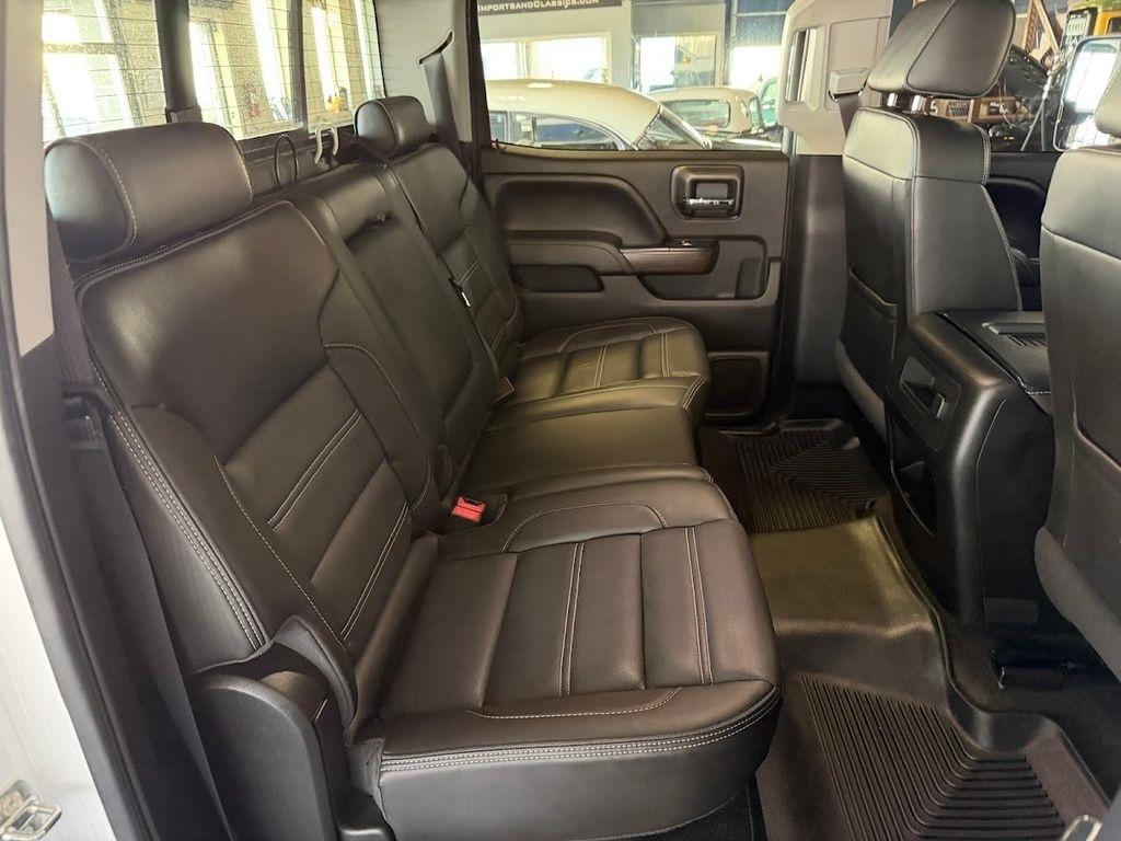 GMC Sierra 3500HD Denali Crew Cab 4WD 2017
