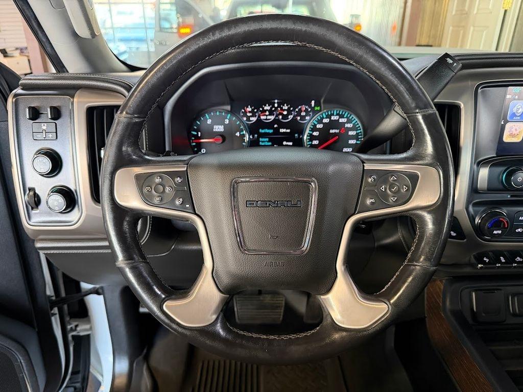 GMC Sierra 3500HD Denali Crew Cab 4WD 2017