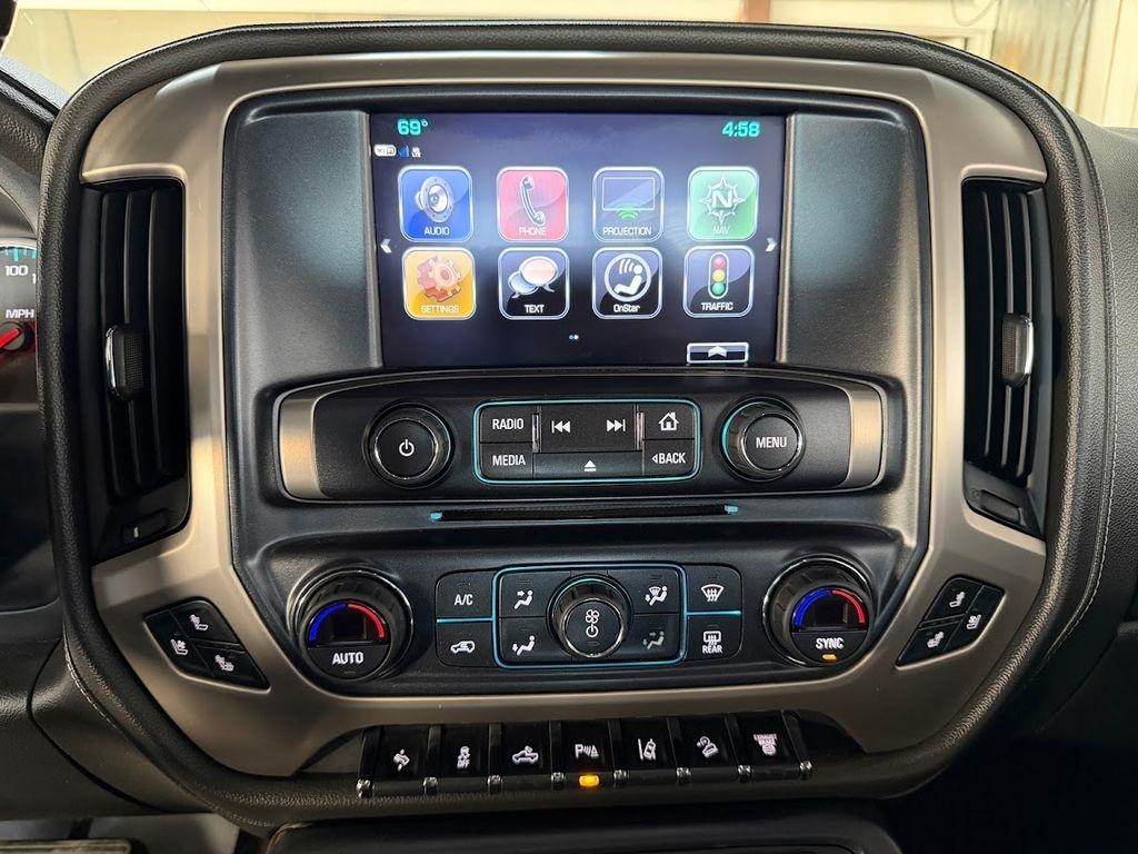 GMC Sierra 3500HD Denali Crew Cab 4WD 2017
