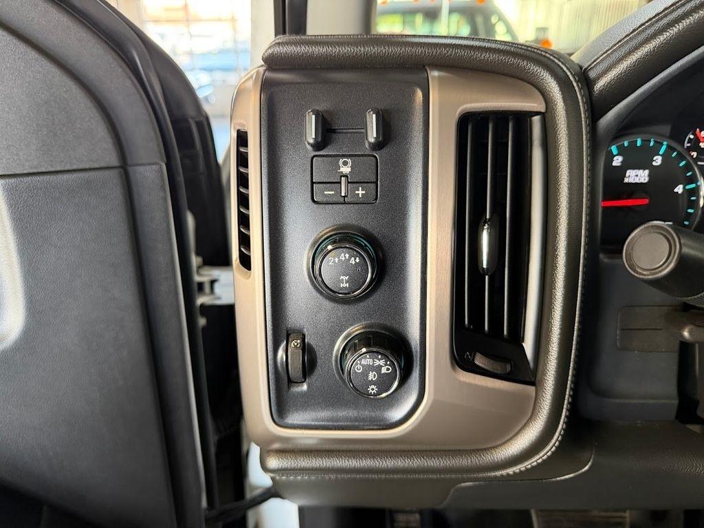 GMC Sierra 3500HD Denali Crew Cab 4WD 2017