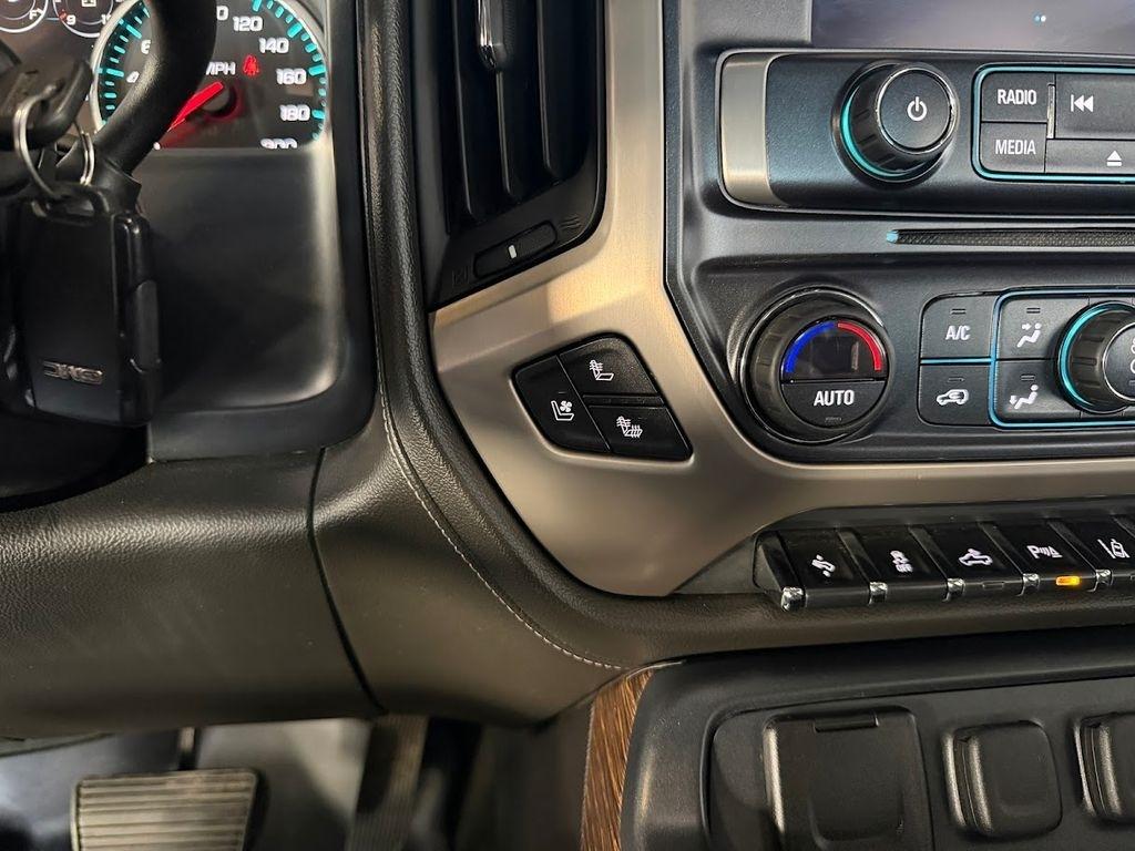 GMC Sierra 3500HD Denali Crew Cab 4WD 2017