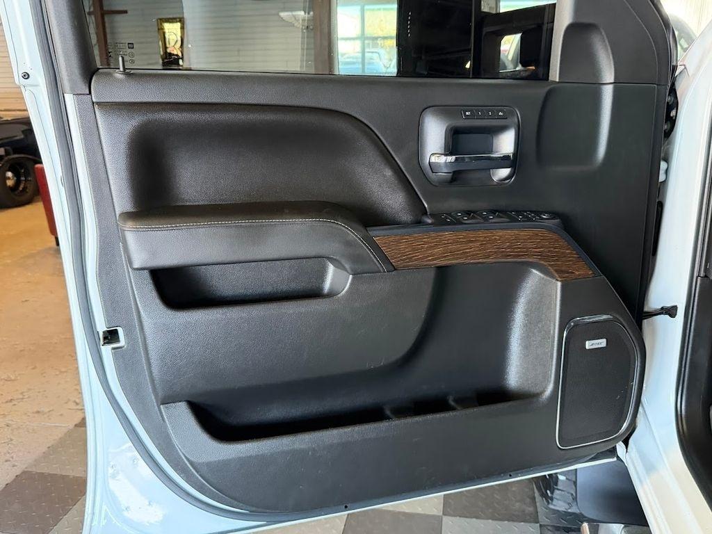 GMC Sierra 3500HD Denali Crew Cab 4WD 2017