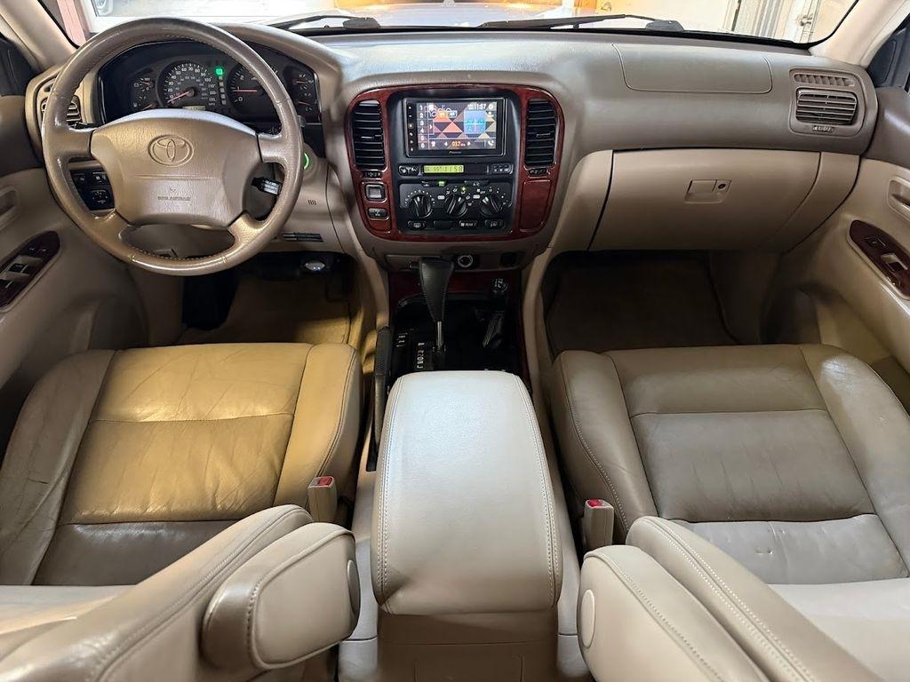 Toyota Land Cruiser 4WD 2000