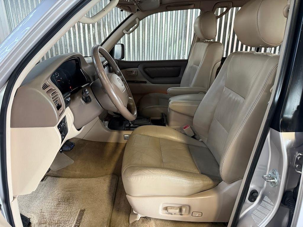 Toyota Land Cruiser 4WD 2000