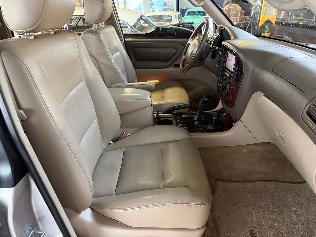 Toyota Land Cruiser 4WD 2000