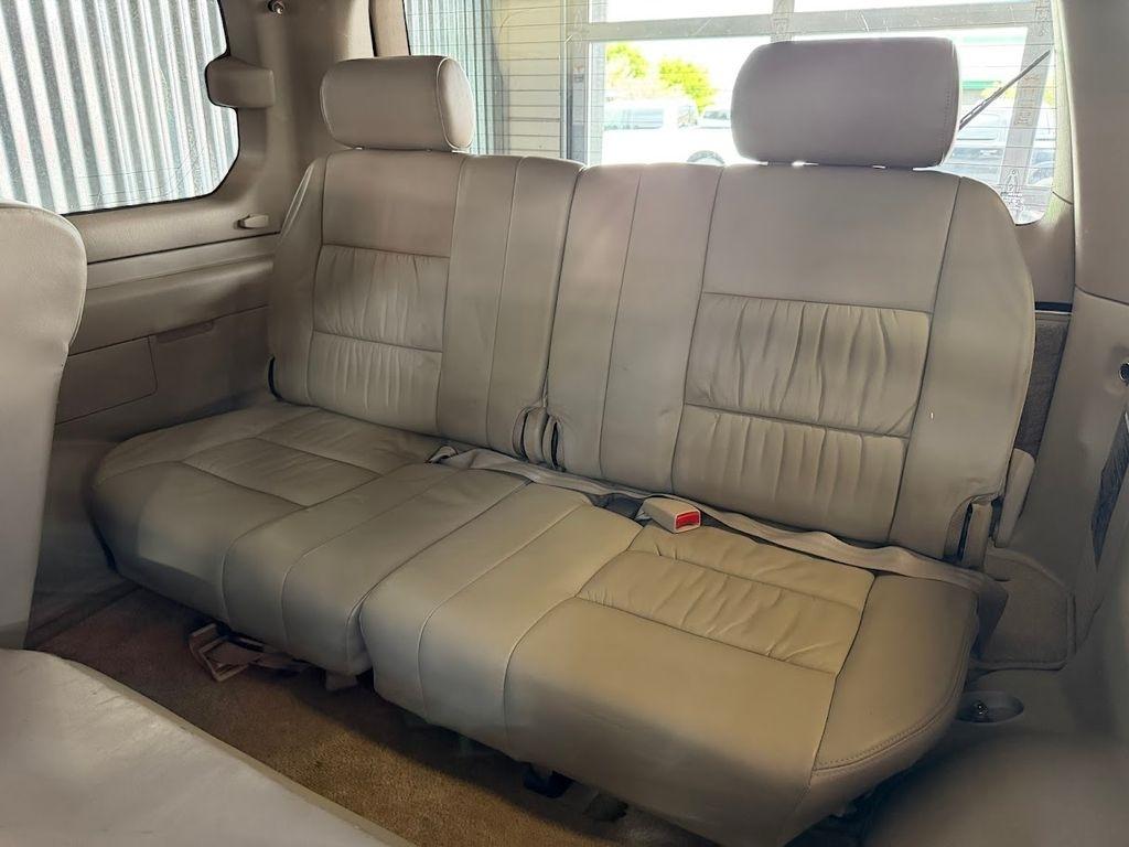 Toyota Land Cruiser 4WD 2000