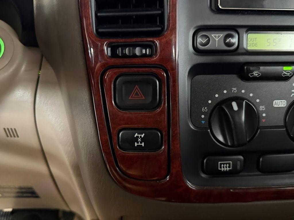 Toyota Land Cruiser 4WD 2000