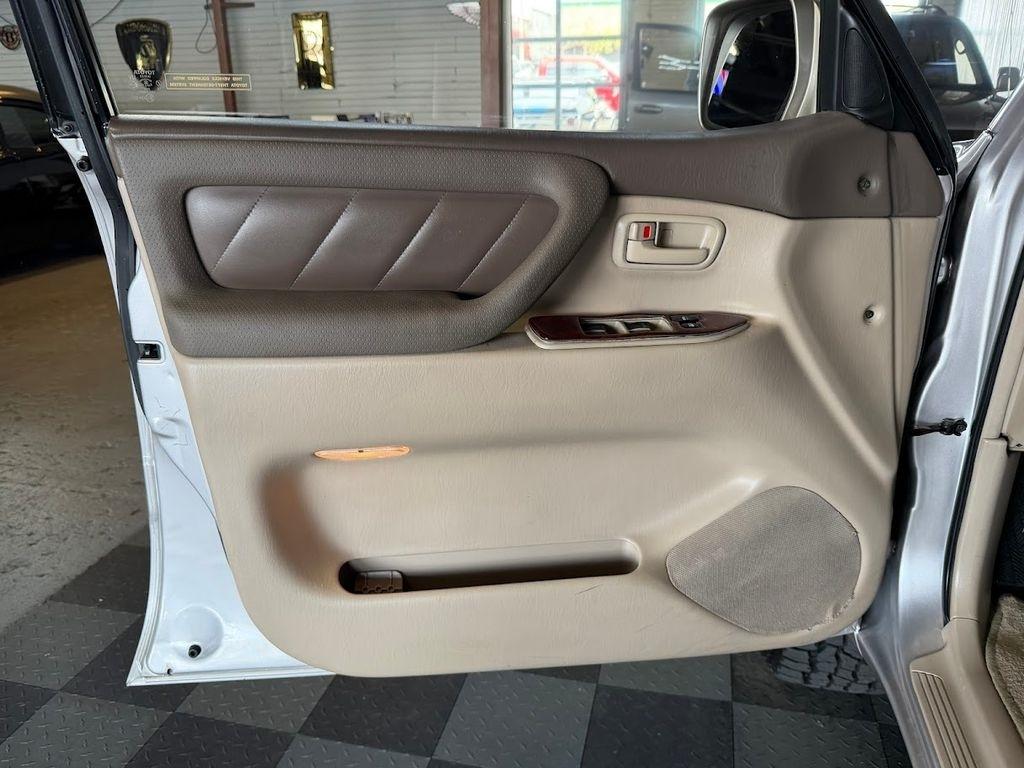 Toyota Land Cruiser 4WD 2000